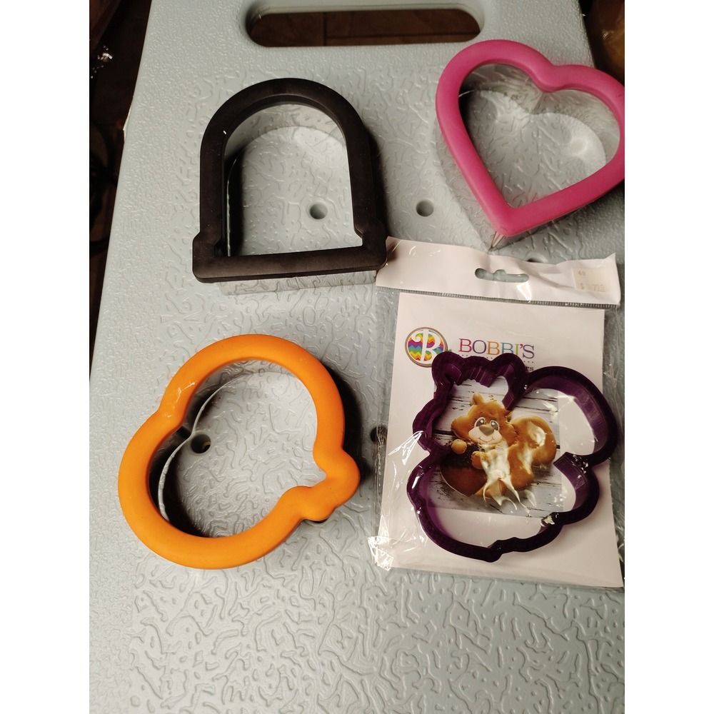 Bobbi's Squirrel Cookie Cutter & Metal Comfort Grip Set Heart Pumpkin Arch 4pc
